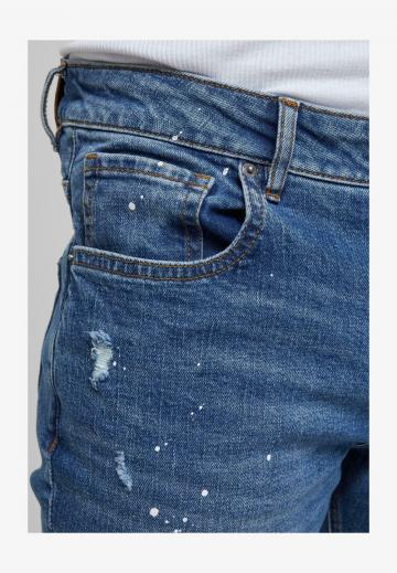 Узкие джинсы