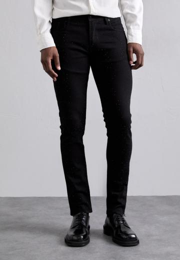 Узкие джинсы