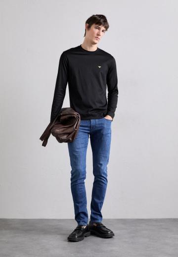 Узкие джинсы