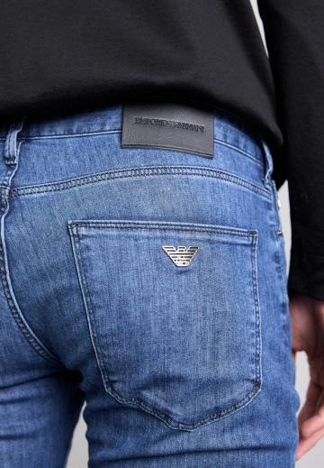 Узкие джинсы