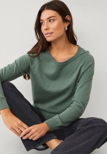 Пуловер в полоску