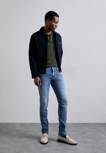 Узкие джинсы