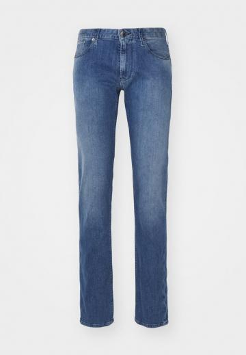 Узкие джинсы