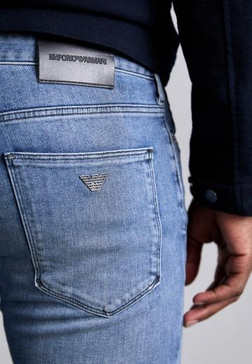 Узкие джинсы