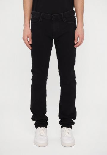 Узкие джинсы