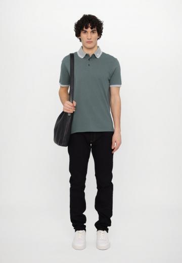 Узкие джинсы