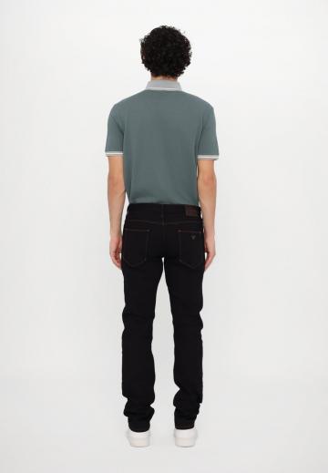 Узкие джинсы