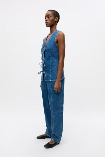 Джинсовая жилетка