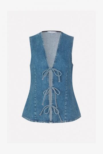 Джинсовая жилетка