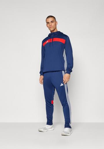 Спортивная кофта