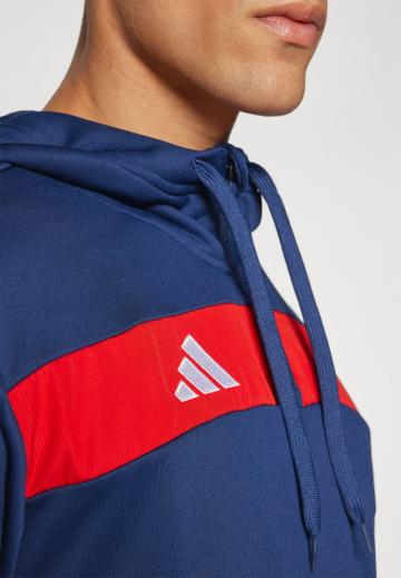 Спортивная кофта