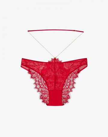 Трусы на бедрах