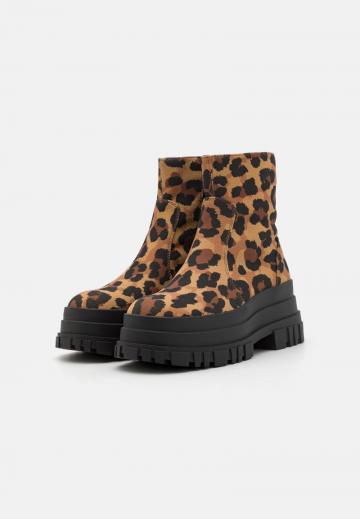 Полусапожки на платформе