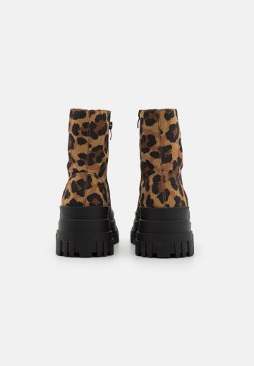 Полусапожки на платформе