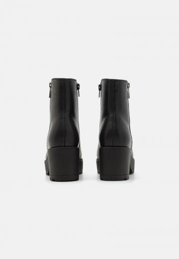 Полусапожки на платформе