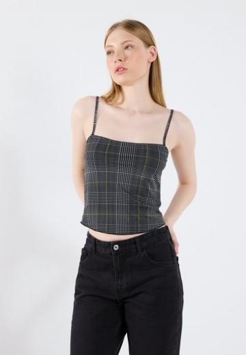 Топ на бретельках