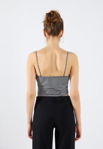 Топ на бретельках