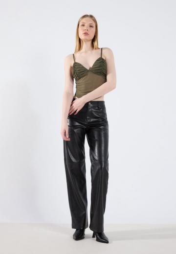 Топ на бретельках