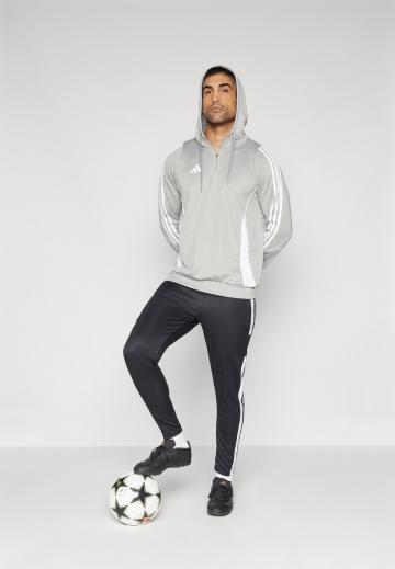 Спортивная кофта