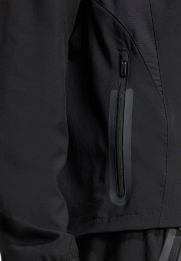 Спортивная куртка