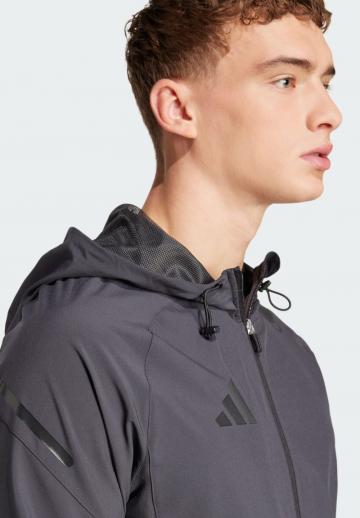 Спортивная куртка