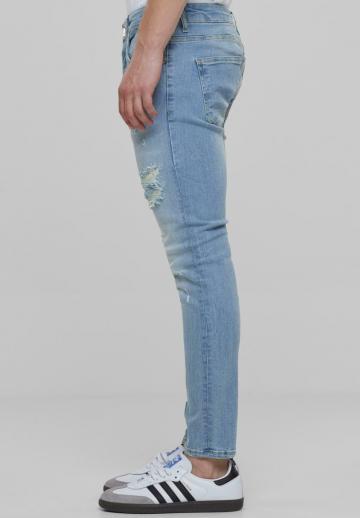 Узкие джинсы