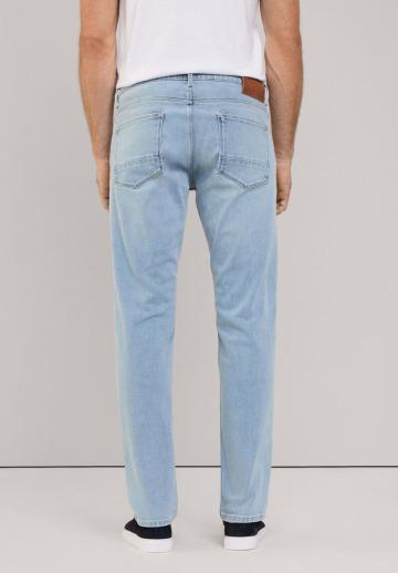 Узкие джинсы