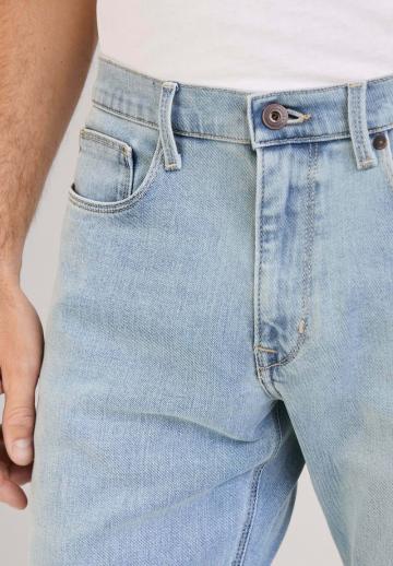 Узкие джинсы