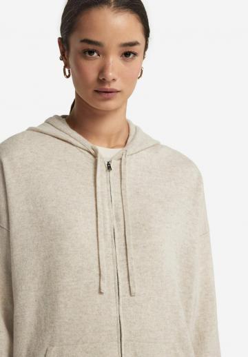 Длинный жилет