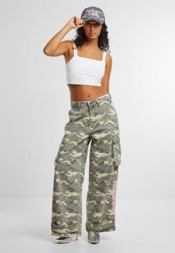 Брюки с накладными карманами