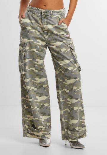 Брюки с накладными карманами