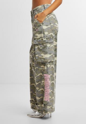 Брюки с накладными карманами