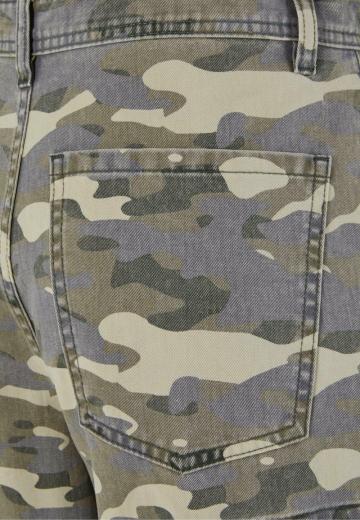 Брюки с накладными карманами