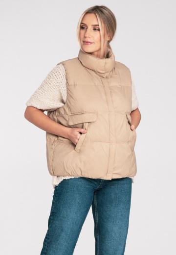 Пуховой жилет