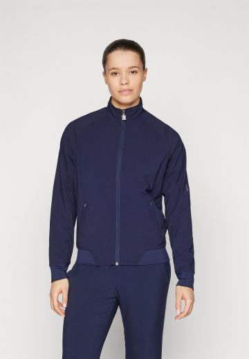 Спортивная куртка