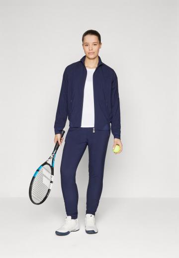 Спортивная куртка