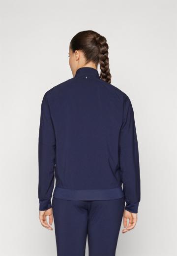 Спортивная куртка