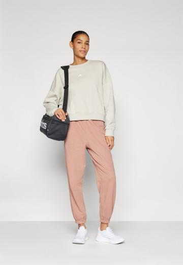 Спортивная толстовка