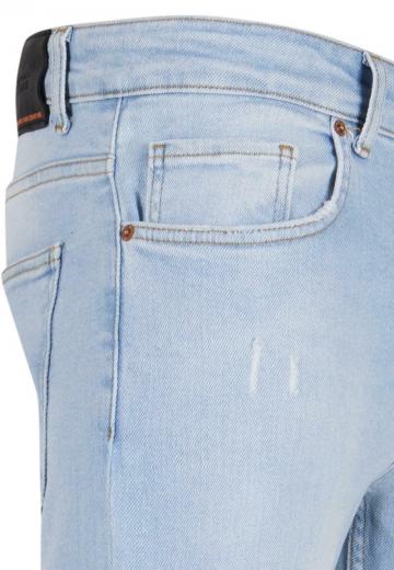 Узкие джинсы