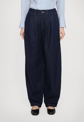 Джинсы бойфренда