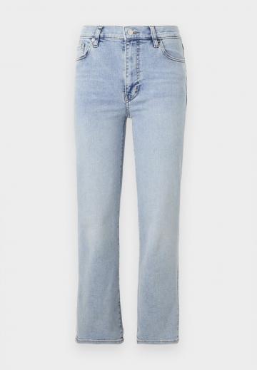 Короткие джинсы