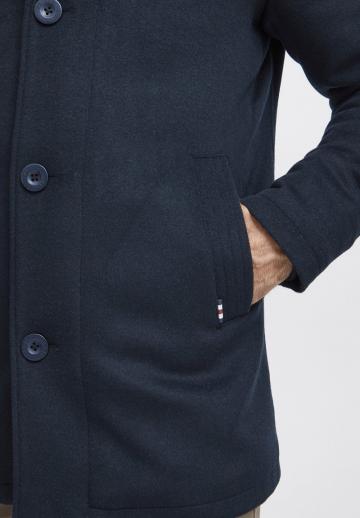 Короткое пальто