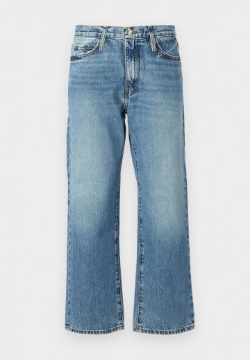 Короткие джинсы