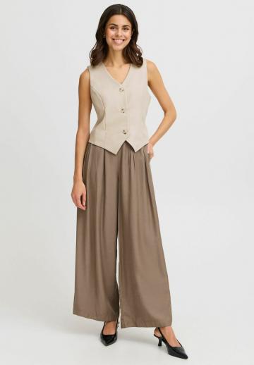 Джинсовая жилетка