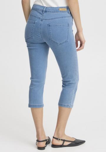 Короткие джинсы