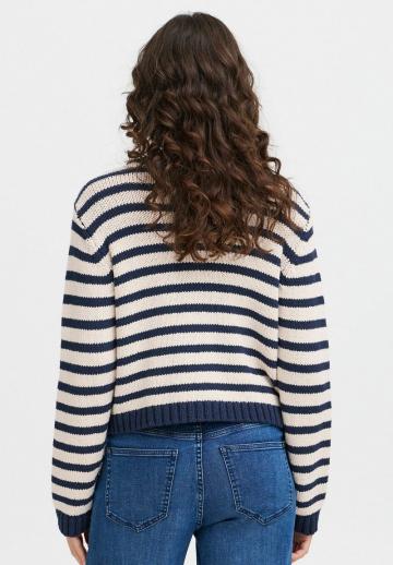 Вязаная кофта