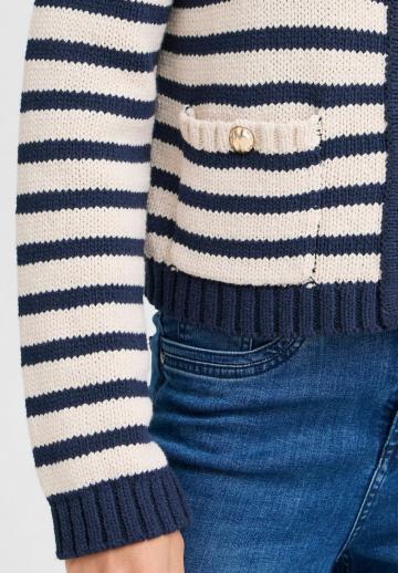 Вязаная кофта