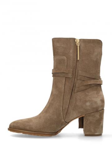 Полусапожки на высоком каблуке