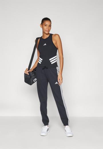 Спортивный топ