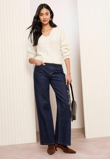 Пуловер с вырезом V